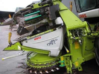 Claas Orbis 750 10 row maize header