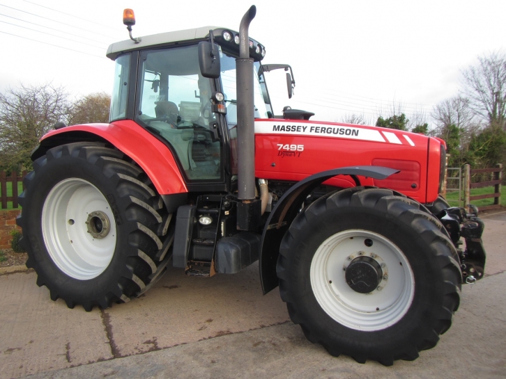 Massey Ferguson 7495