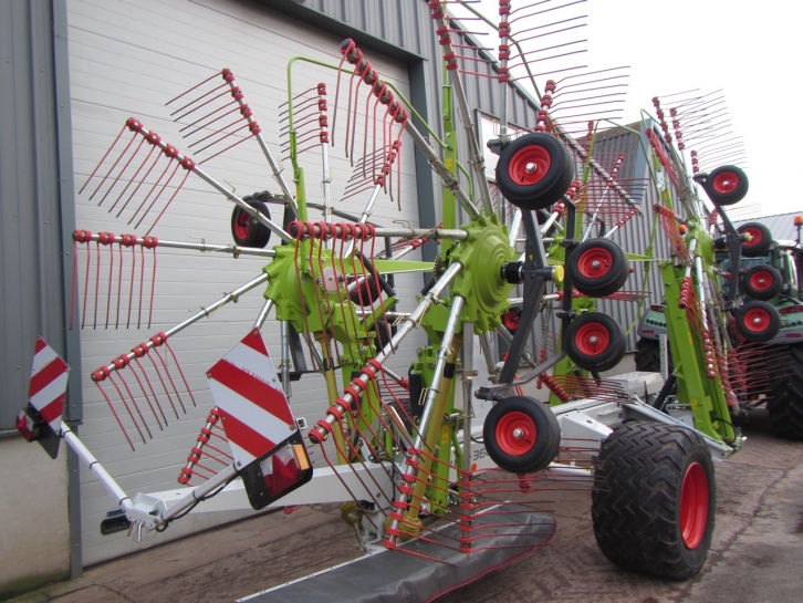 Claas Liner 360 4 rotor rake