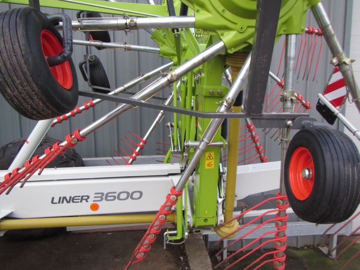 Claas Liner 360 4 rotor rake