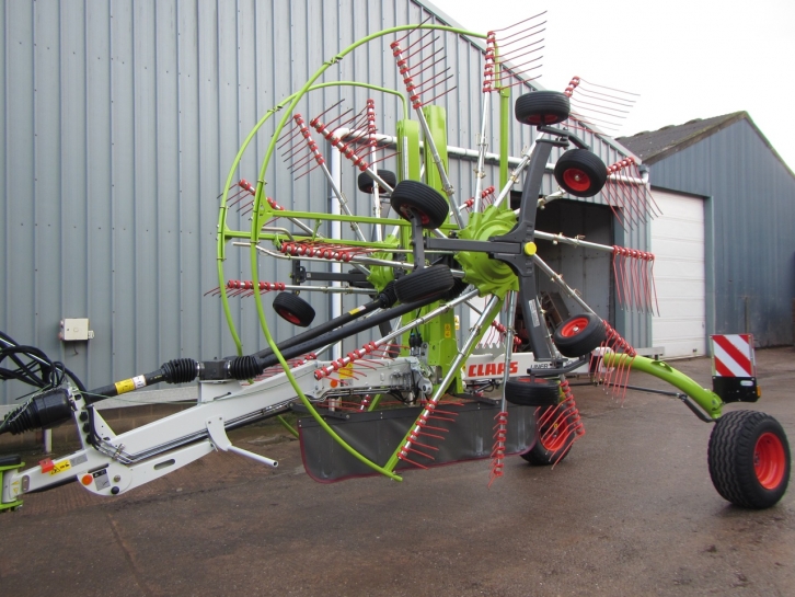 Claas Liner 2800 twin rotor rake