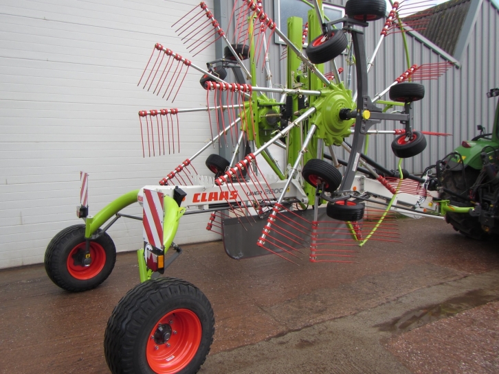 Claas Liner 2800 twin rotor rake