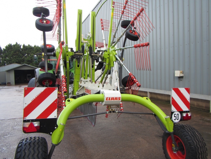 Claas Liner 2800 twin rotor rake