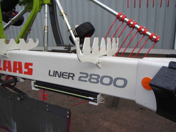 Claas Liner 2800 twin rotor rake