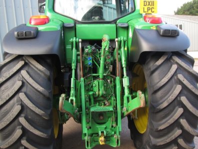 John Deere 7530