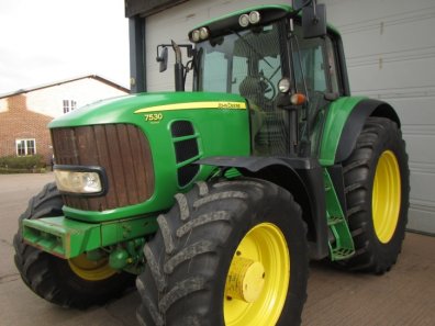 John Deere 7530