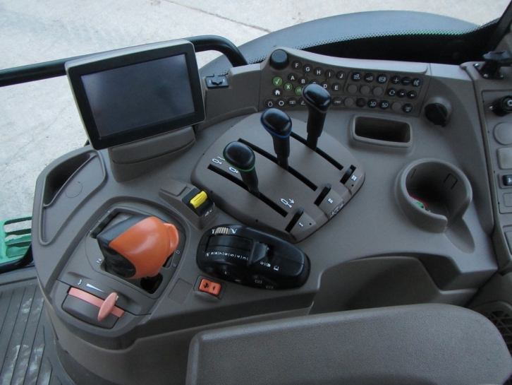 John Deere 6140R