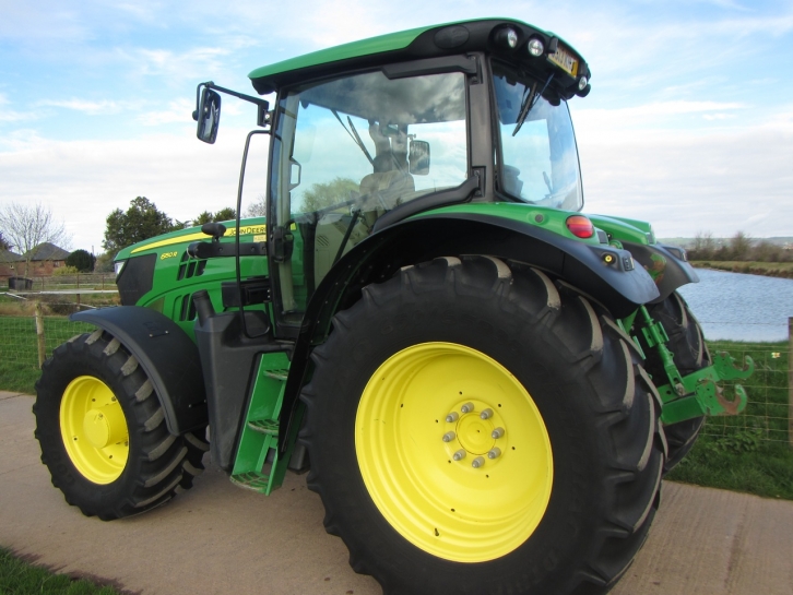 John Deere 6150R
