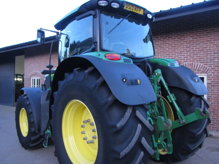 John Deere 6210R