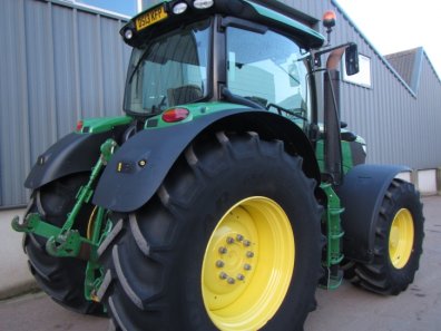 John Deere 6210R