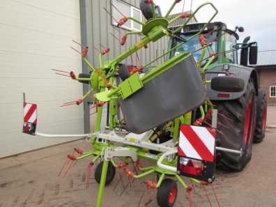 Claas Volto 800 tedder