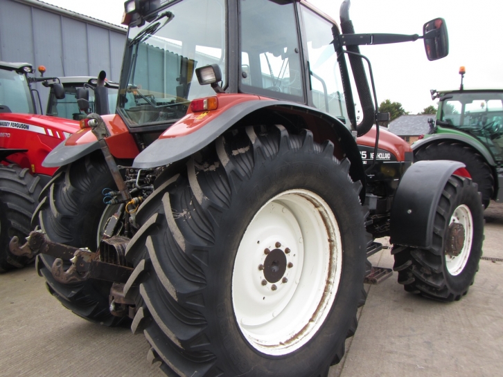New Holland M135