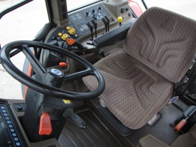 New Holland M135