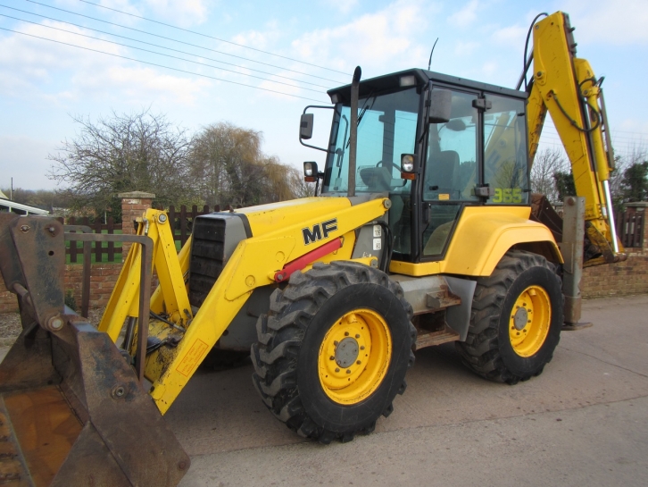 Massey Ferguson 965 wheeled digger