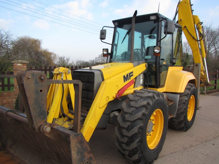 Massey Ferguson 965 wheeled digger