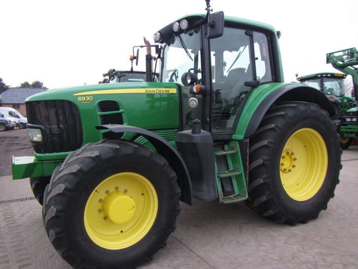 John Deere 6930