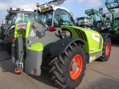 Claas Scorpion 7055