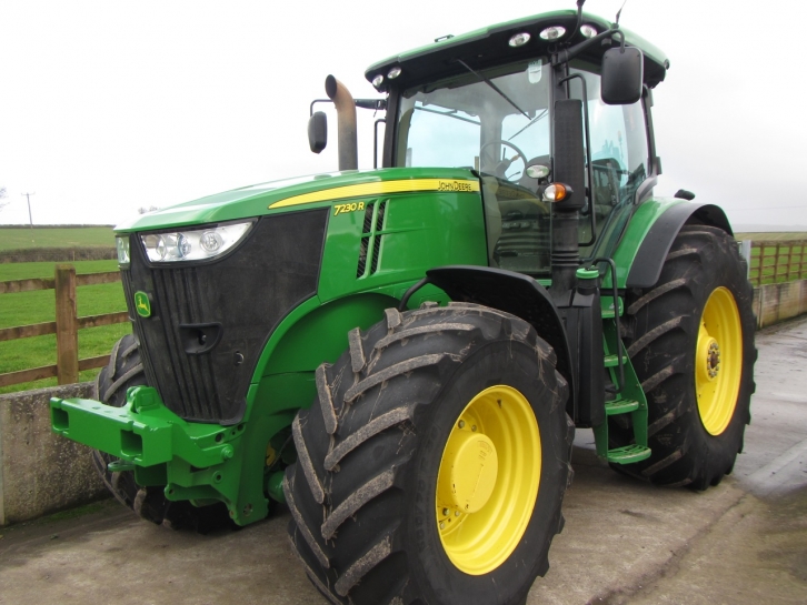 John Deere 7230R