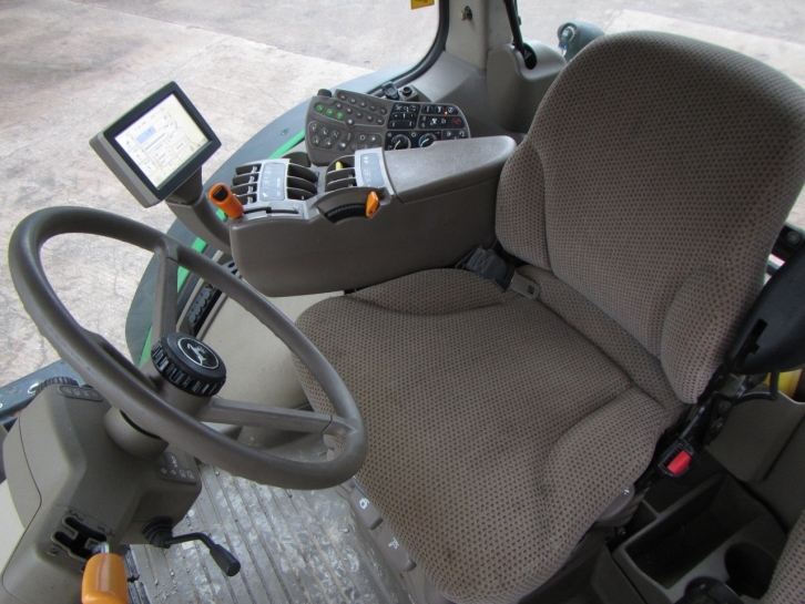 John Deere 7230R