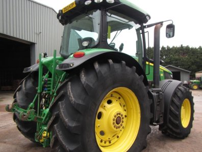 John Deere 7230R