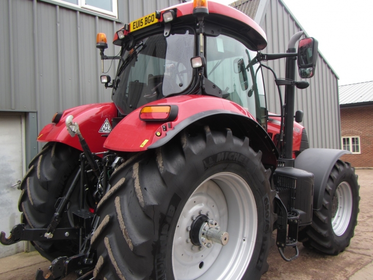 Case Puma 215