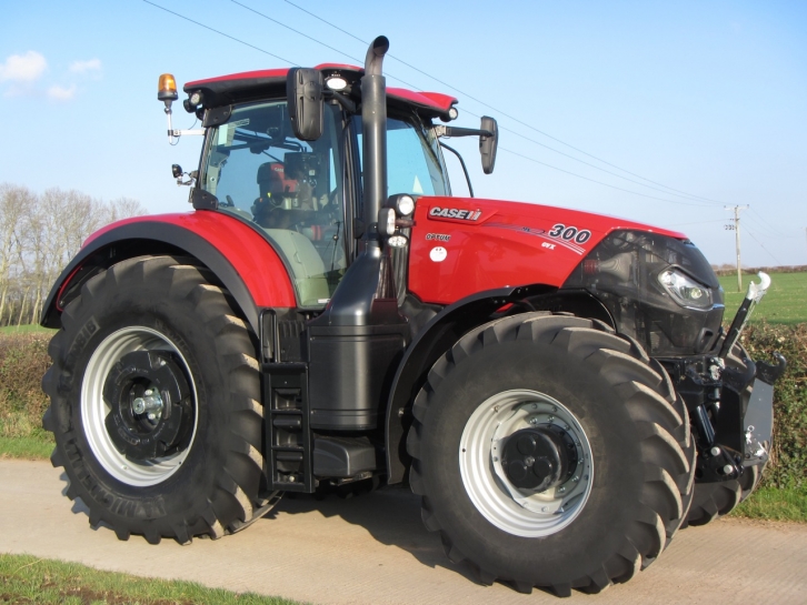 Case IH Optum 300