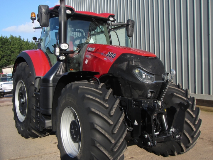 Case IH Optum 300
