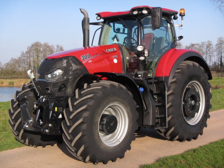 Case IH Optum 300