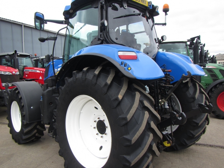 New Holland T7.210