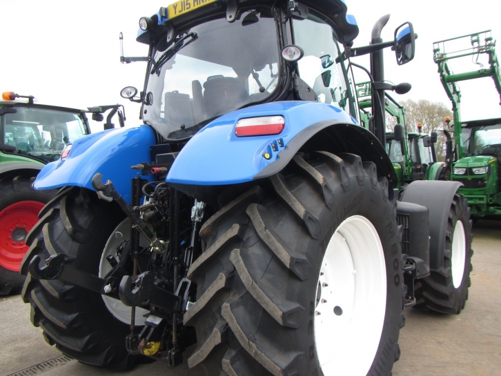 New Holland T7.210
