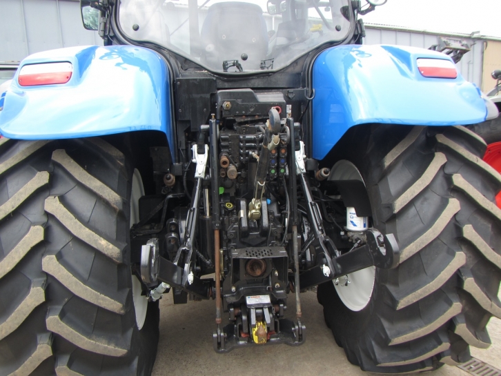 New Holland T7.210