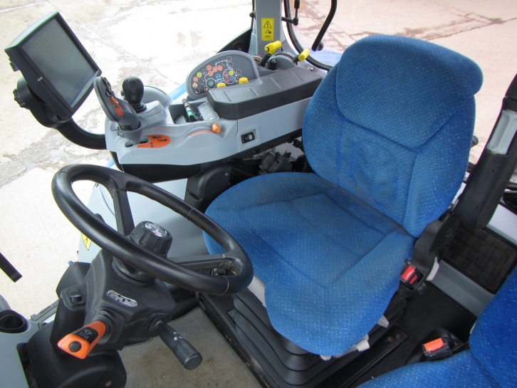 New Holland T7.210