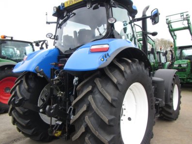 New Holland T7.210