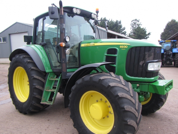 John Deere 6930