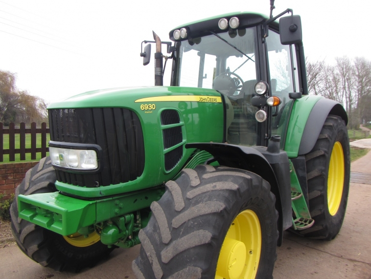 John Deere 6930