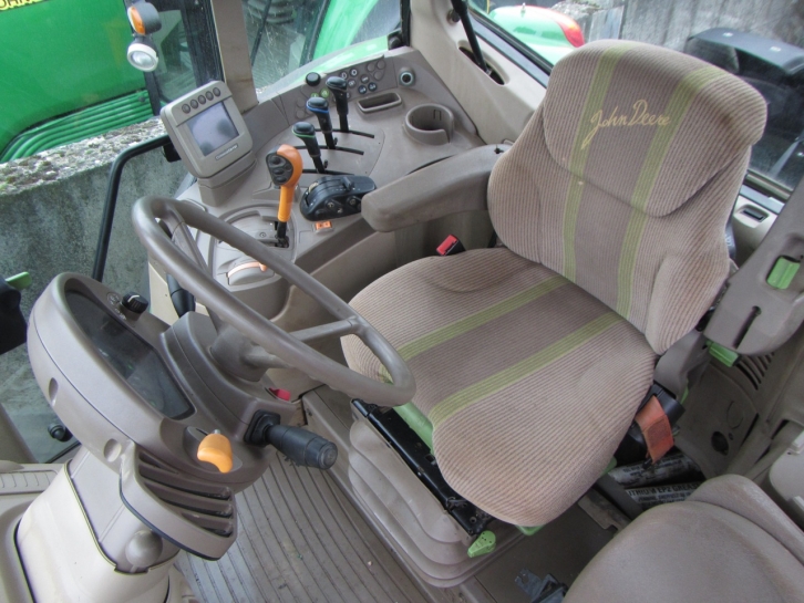 John Deere 6930