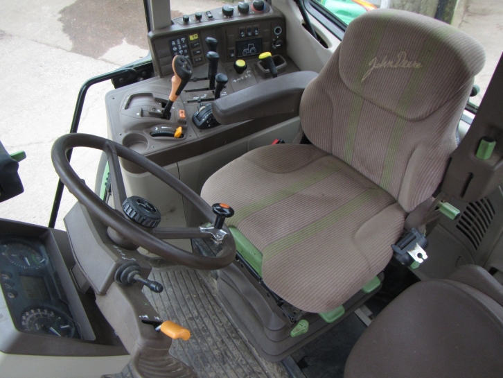 John Deere 6920S