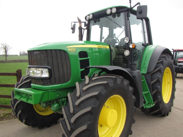 John Deere 6930