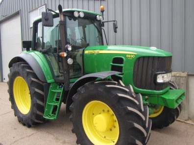 John Deere 6930