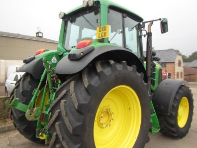 John Deere 7530