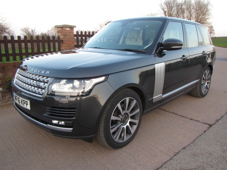 Land Rover Range Rover Vouge 3.0 TDV6 Auto
