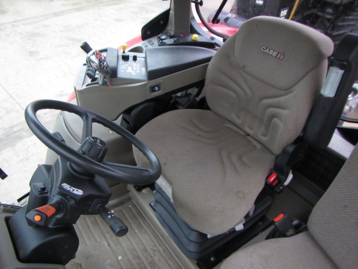Case Puma 215