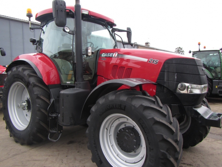 Case Puma 215