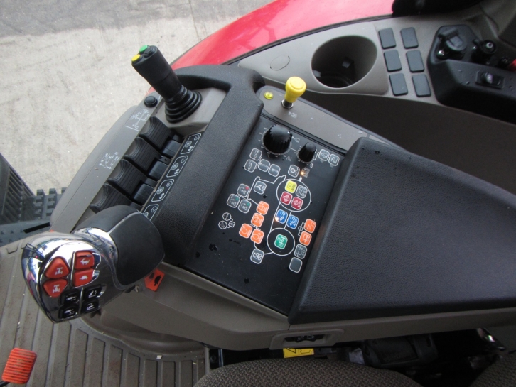Case Puma 215