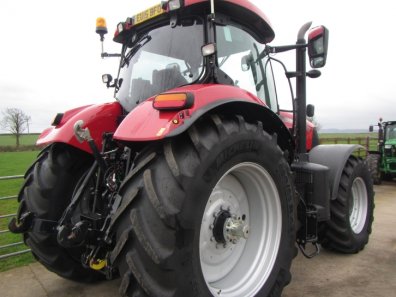 Case Puma 215