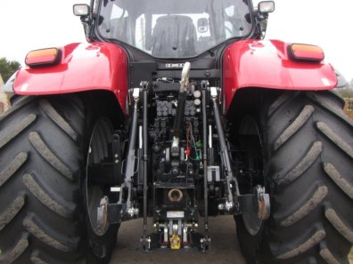 Case Puma 215