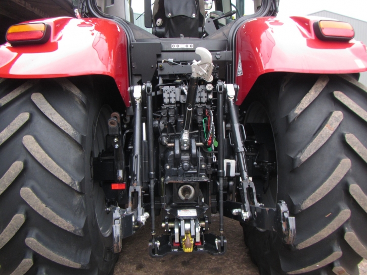 Case Puma 215