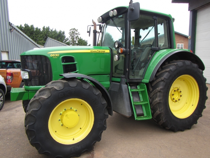 John Deere 6630