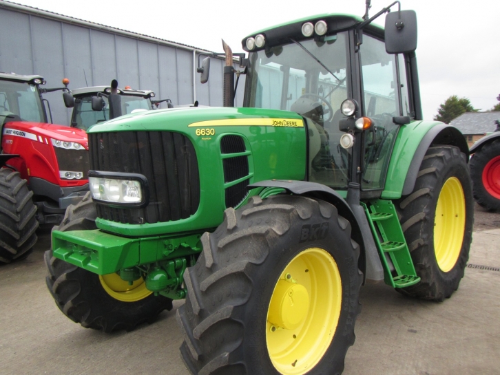 John Deere 6630