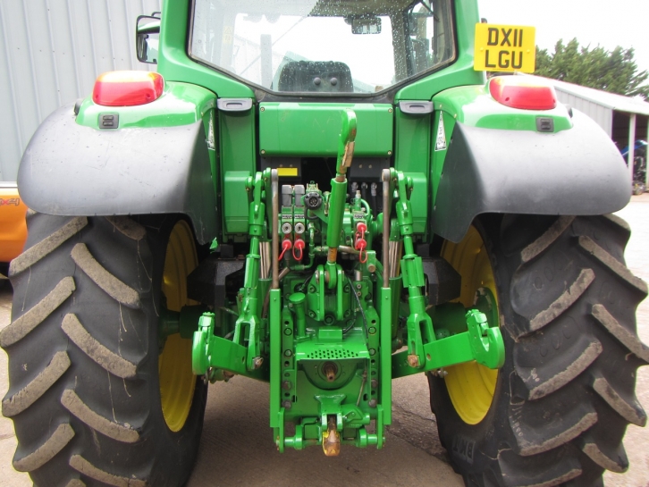 John Deere 6630